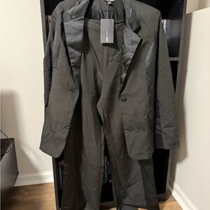 Fashion nova women’s suit new with tags